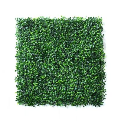 China Contemporary High Quality Artificial Green Mat Panel Boxwood Hedge Grass Backdrop Green Plant Fence for sale