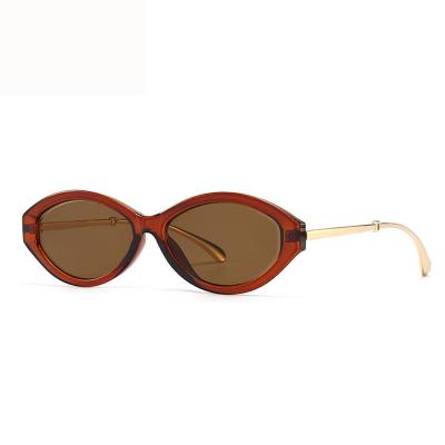 China Designer Women Fashion Cat Eye Pearl Glass Sunglasses Brand Retro Fashion Sunglasses 9001 for sale