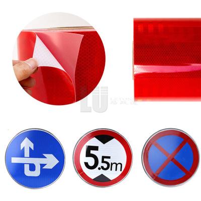 China Señales de tránsito reflexivas obligatorias de 3 mm con placa de aluminio personalizada en venta