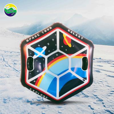 China Custom HexagonaL opblaasbaar sneeuw speelgoed Rubber sneeuw buis voor ski slee Te koop