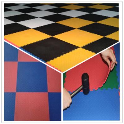 China 3W Oil Resistance Plastic PVC Click Interlocking Flooring Tiles for sale