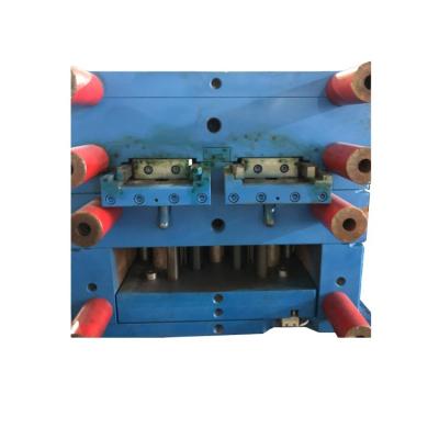 China Multifunctional low price guaranteed quality made in china fender inner layer plastic bottom shroud mold for sale