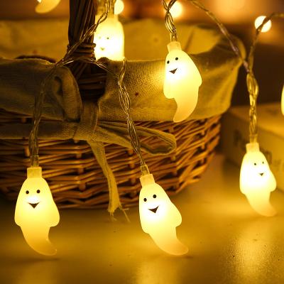 China Light Up Halloween Decorations 2.5M Customize Plastic Long Working Life Lit Up Halloween Horror Ghost Skull String Led Lights for sale