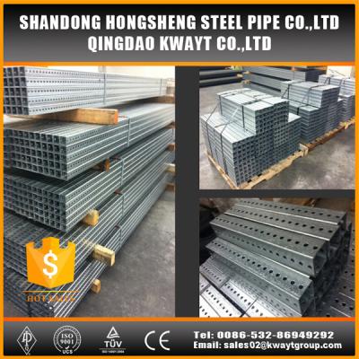 China Pre-Galvanized square perforated steel tubing for sign post en venta