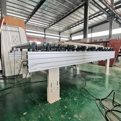 China 1500 Watt Motor Power Panel Möbelförderlinie 3000 mm Länge Automatischer Rolltisch zu verkaufen