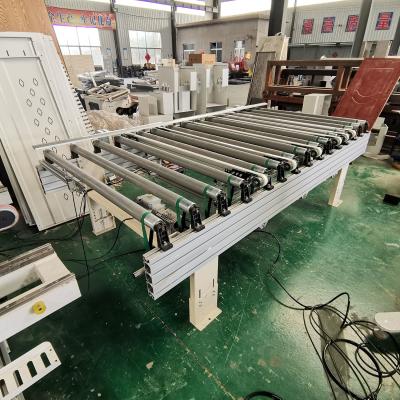 Cina 1300 mm di larghezza completamente automatico personalizzato in acciaio inossidabile convogliatore multi-rollo linea di assemblaggio in vendita