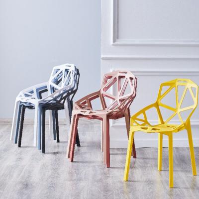 China - Hot sale high quality cheap colorful dining chair sillas pp modern stackable plastic dining chair for sale