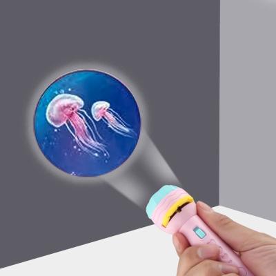 Chine Une lampe de poche jouet lumineux pour enfants projecteur d'histoires de sommeil Un jouet amusant et éducatif pour les enfants à vendre