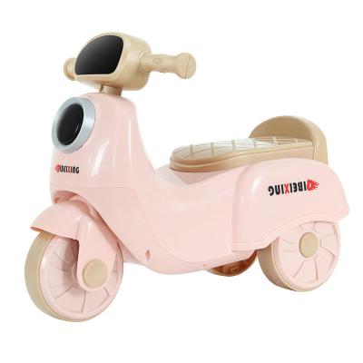 China Scooter Walker Carro Deslizante Carro Empujando Quatro rodas dobráveis para meninos Meninas montam brinquedo à venda