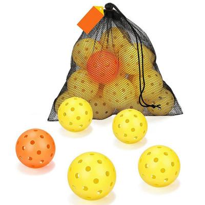 China Deportes Pickleballs al aire libre con 40 agujeros moldeado por inyección y TPE bolsas de granel elásticas en venta