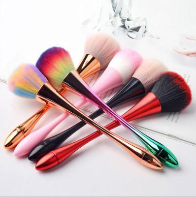 China Angular Blush Custom Logo Special Design Beauty Makeup Brush Gold Blush Big Brush Size Powder Brush for sale