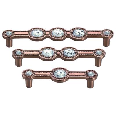 China Comfortable Handle Sell Good Price High Quality Luxury Furniture Pull Handles Standard Furniture Drawer Handles for sale