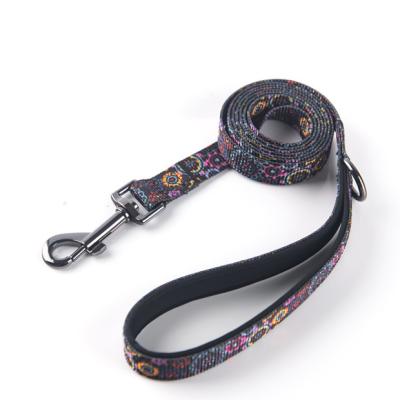 China Custom OEM LOGO High Quality Personalized ODM Dog Leashes Custom Sublimation Print Neoprene Padded Handle Supplies Dog Leash Wholesale for sale