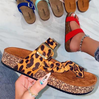 China Fashion Trend Drop Shipping 2022 Summer New Style Beach Sandals And Slippers With Toe Metal Buckle Fashion Designer Woman Flip Flops Slipper for sale