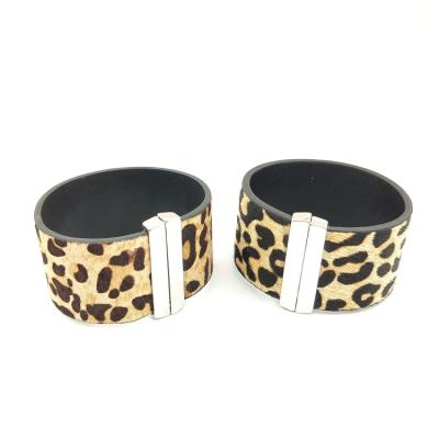 China High quality fashionable leather bracelet made of leopard print leather bracelet with magnetic buckle for women for sale