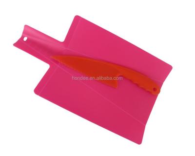 China Lowest Price Sustainable Plastic Food Grade PP Bread Knife With Cutting Board for sale