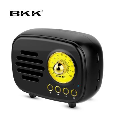 China Retro Digital Display FM Digital Radio Portable Radio , Bluetooth Speaker With FM Radio (J35C) for sale