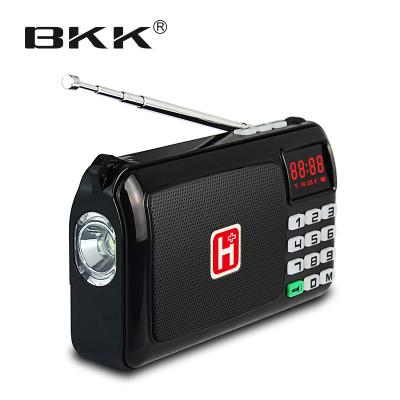 China Portable FM USB SD TF Portable Radio BKK MP3 Music Player FM Radio Speaker with LED Flashlight (B820S) for sale