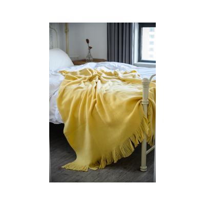 China Custom Blanket Logo Cream Throw Blanket Simple Acrylic Winter Blanket For Winter for sale