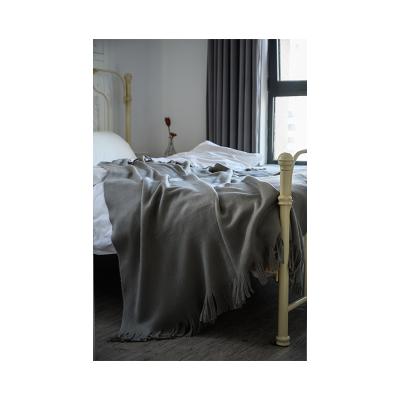 China Custom Blanket Simple Logo Cream Throw Blanket For Winter Plaid Throw High Quality Blankets For Beds for sale