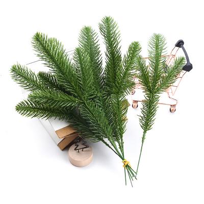 China Minimalist 1Pcs/1Lot Plants Household Products Bridal Christmas Home Decoration Artificial Green Plastic Grass Leaves Wedding Material for sale