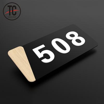 China Indoor And Outdoor House Room Direction License Plate Board With 3d Acrylic Numbers for sale