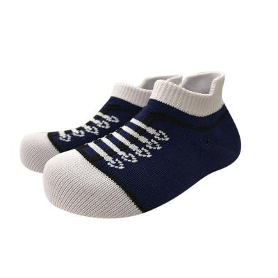 China Flying Sock New Style Flyknitting Fabric Knitted Upper Breathable Light Elastic Sports Sock Kids Sock Sneakers for sale