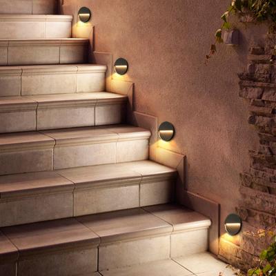 China Yard Garden Round Squrae Shape Ip65 Waterproof Aluminum Stair Wide Wall 8w Driver-Beam Outdoor Lights for sale