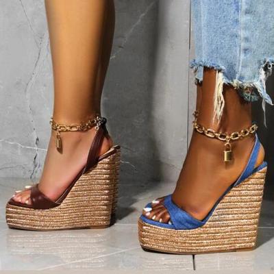 China European and American fashion new fashion trends 2021 new gold woven slope heel square sandals lock chain decoration flat wedge women for sale