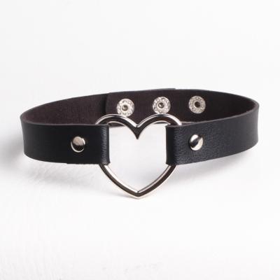 China 2023 Viable Trend Adjustable Punk Vintage Style PU Leather Love Neck Collar Heart Choker Gothic Necklace For Girl Ladies Accessories for sale