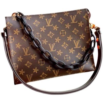 China PU Branded Monogram Real Leather Shoulder Bag for sale