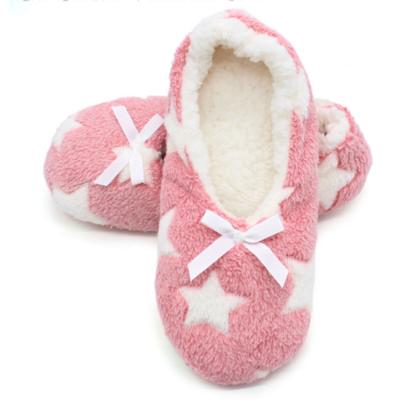 China Anti-slippery most popular best-selling beautiful bow-knot soft dance slipper for sale