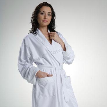 China Cheap high quality 100% breathable wholesale polyester bathrobe for sale