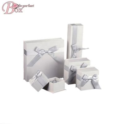 China Fashion Ribbon Jewelry Box Packaging Necklace Flip Gift Box Luxury Jewelery Handmade Box for sale