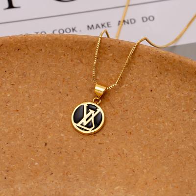 China Custom Fashion Personalized Women's Mini Fashion Necklace Designer Necklace Set Gold Plated Charm Jewelry Necklace Pendant for sale