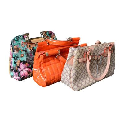 China Fashionable used clothing 2022 most popular people love hot sale use hand clothing and second handbags for sale