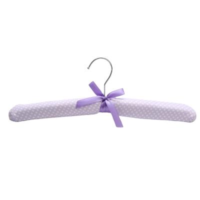 Cina Minimalist Eisho Velvet Hangers for Clothes Padded Satin Hangers Purple Space Saving Non-Slip Closet in vendita