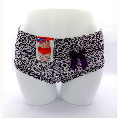 China New hot fat women's sexy leopard ladies underwear wholesale anti-static middle underwear leopard-copy for sale