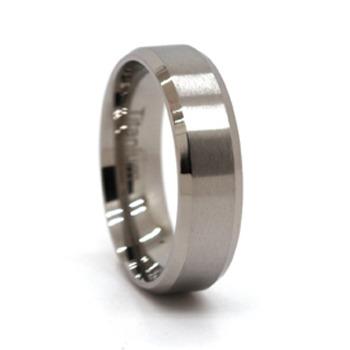 China CLASSIC Wholesale Titanium Jewelry Wedding Band Titanium Ring For Men Titanium Steel for sale