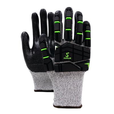 Cina 13 Gauge HPPE Cut Proof Nitrile Coating Impact Resistant TPR Gloves Durable Grip in vendita