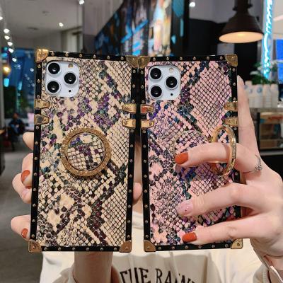 China Shockproof For Samsung s21 Ultra Case Phone In America, For iPhone 12 Western Phone Case, Serpentine Skin Cover With Ring Stand Holder for sale