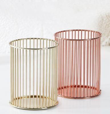 China 2020 New Style Viable Exquisite Gold Makeup Brushes Organizers Nail Desktop Cup Pen Holder Makeup Brushes Brush Holder Pencil Holder for sale