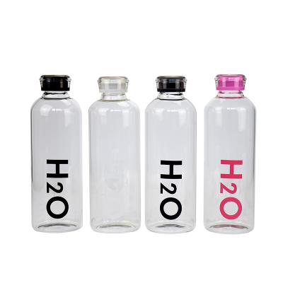 China High Borosilicate Glass 1000ml Sustainable Water Bottle With 'H2O' Decal And Screw Lid for sale