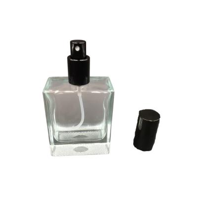 中国 glass perfume bottle 100 ml  whith screw gold or silver cap Perfume spray Bottle 販売のため