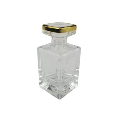 Cina Empty Perfume 50ml Glass Bottle Silver WIth  Spayer Customize Caps in vendita