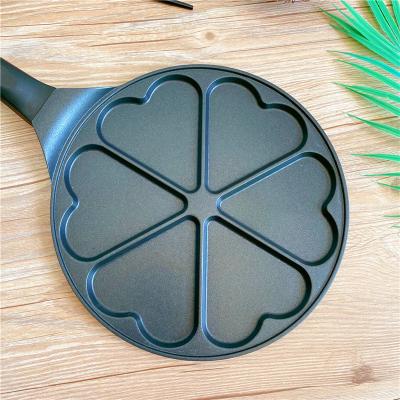 China Viable 26cm Heart Shape Mini Pancake Die Cast Non-Stick Waffle Breakfast Cookie Omelet Baking Frying Pan for sale