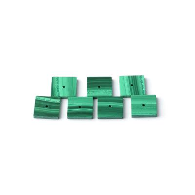 China Polishing Nature Malachite Small Gemstones With Holes Hot Sales Jewelry Stones Malachite for sale