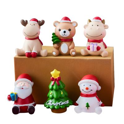 China Art Decor High Quality Mini Elk Christmas Tree Resin Home Decoration For Christmas Gift for sale