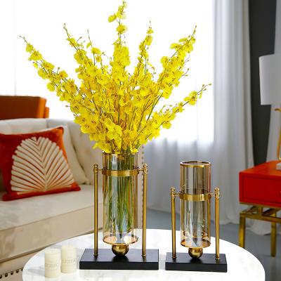 China Creative Modern Clear Glass Flower Vases Gglass Flower Vase with Geometric Stand Metal Glass Vase for Home Decoration for sale