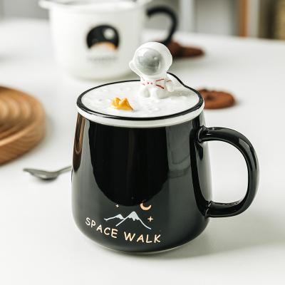 China Eco-friendly Astronaut Jade-CER Planet Mugs Cartoon Ceramic Mug Around Creative Personality Gift Mug Drinkware Mugs Set Coffee Mug With Lid for sale